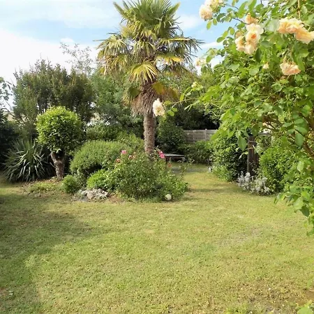 House Breuillet - Agrable Maison Dans Un Beau Village Typique Charentais * Breuillet (Charente-Maritime)