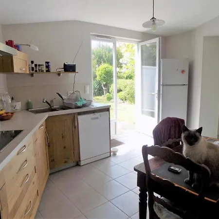 House Breuillet - Agrable Maison Dans Un Beau Village Typique Charentais Ferienhaus *